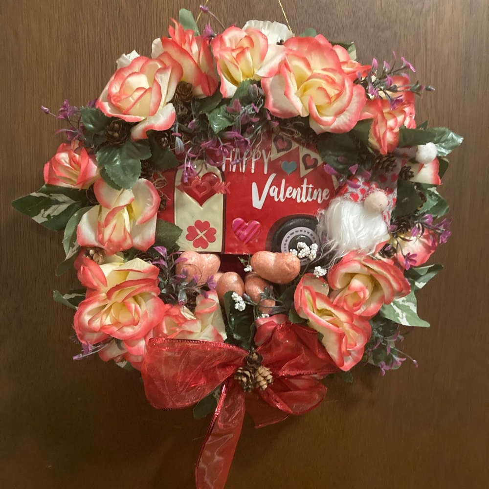Valentine’s Day gnome wreath